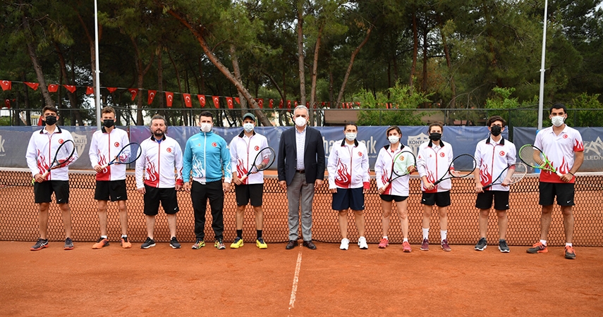 Türkiye İşitme Engelliler Tenis Milli Takımı HayatPark kortlarında