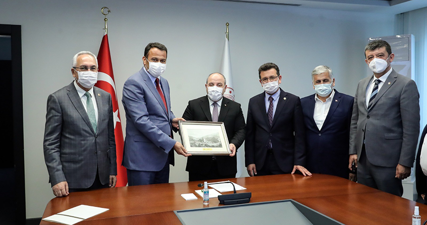 KUTSO ve Batı Antalya heyeti Bakan Varank'la bir araya geldi