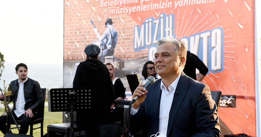Kentin müzisyenleriyle büyük dayanışma
