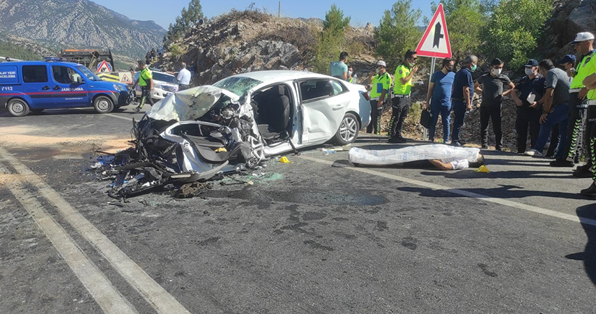 Akseki'de feci kaza: 2 ölü, 5 yaralı