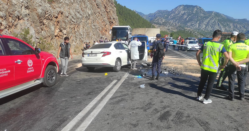 Akseki'de feci kaza: 2 ölü, 5 yaralı