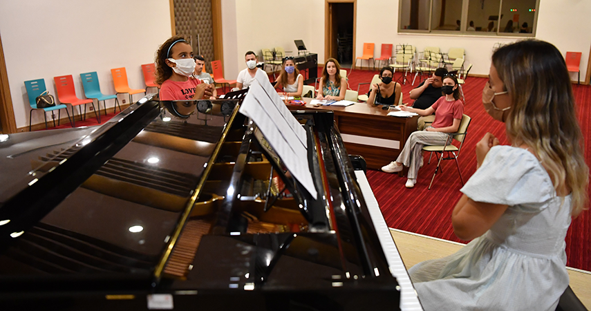 Konyaaltı Belediyesi Müzik Akademisi’ne yoğun ilgi