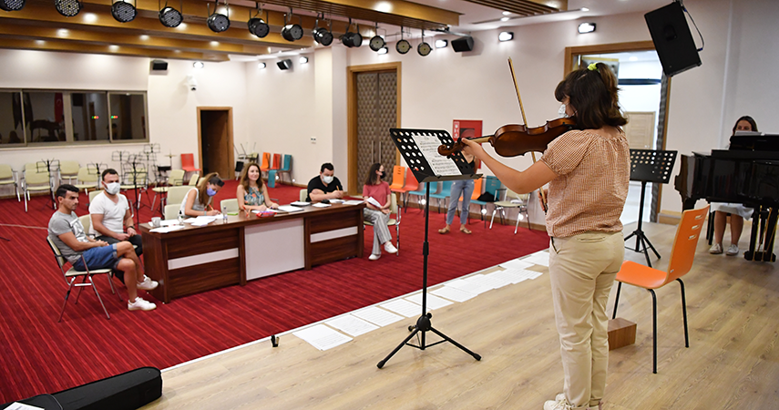 Konyaaltı Belediyesi Müzik Akademisi’ne yoğun ilgi