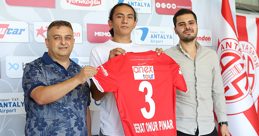 19 yaşındaki Berat Onur Pınar, FTA Antalyaspor’da
