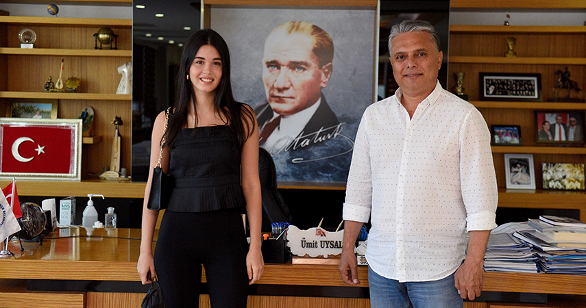 Piyanonun sihirli elleri Muratpaşa’da