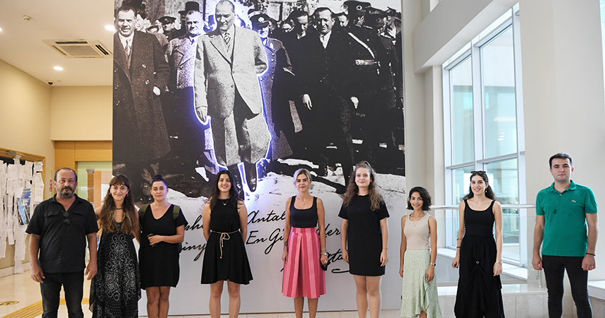 Konyaaltı’nda 5 kursiyer, tiyatro oyunculuğu bölümünü kazandı