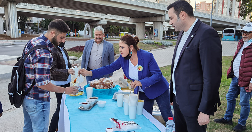 Güneşin Kadınları, üniversite öğrencilerine çorba dağıttı