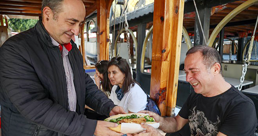 Turmepa gönüllüleri yat turunda buluştu