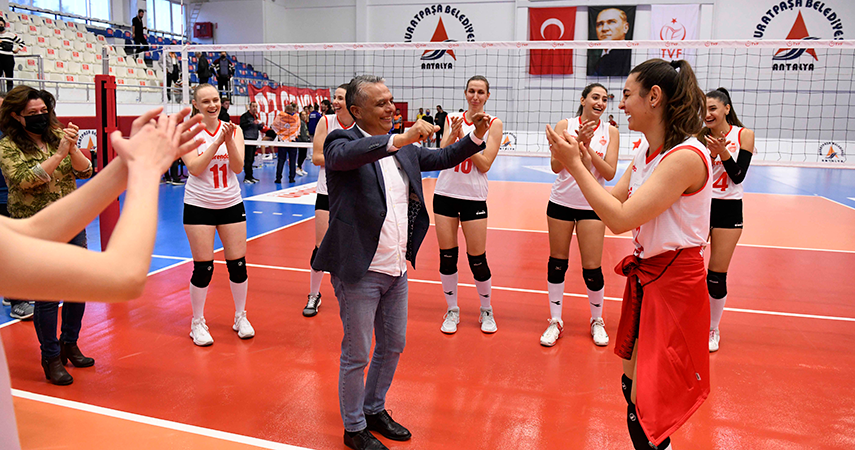 Muratpaşa’nın Sultanları’ndan net galibiyet