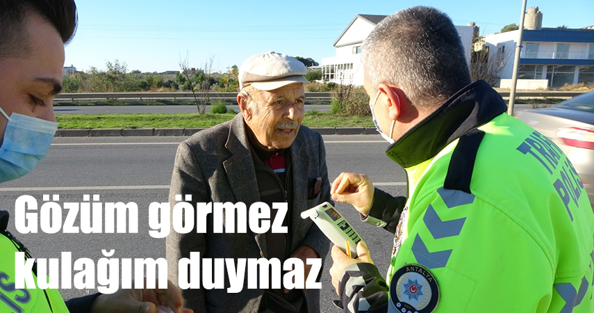 Önündeki otomobile çarpan 83 yaşındaki sürücü ekiplere zor anlar yaşattı