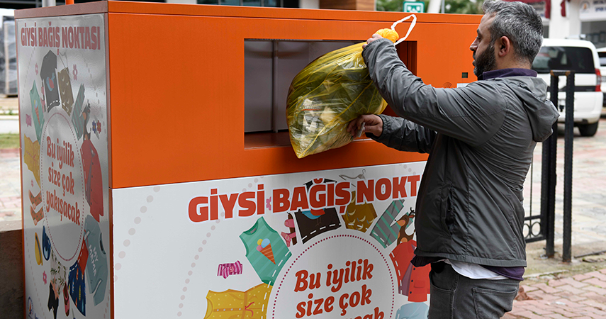 Kullanılmayan kıyafetler öğrencilere burs oluyor