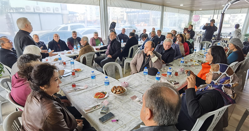 Turgut Bucak, muhtarlarla bir araya geldi