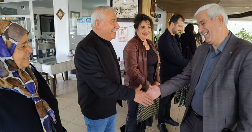 Turgut Bucak, muhtarlarla bir araya geldi