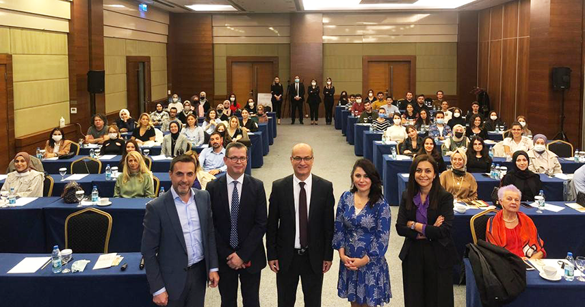 Dermatolog Kutlubay: “Arı zehri kırışıklıkları önlüyor”