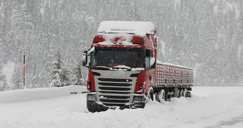 Antalya-Konya karayolunda kar yağışı etkili oluyor   