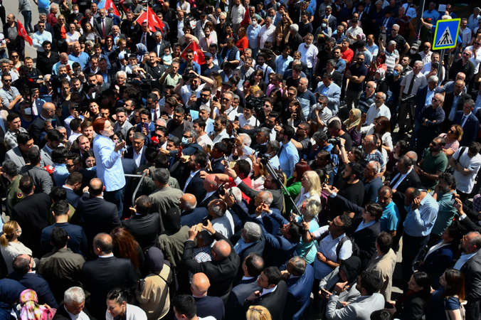 “Antalya Akşener'i bağrına bastı”