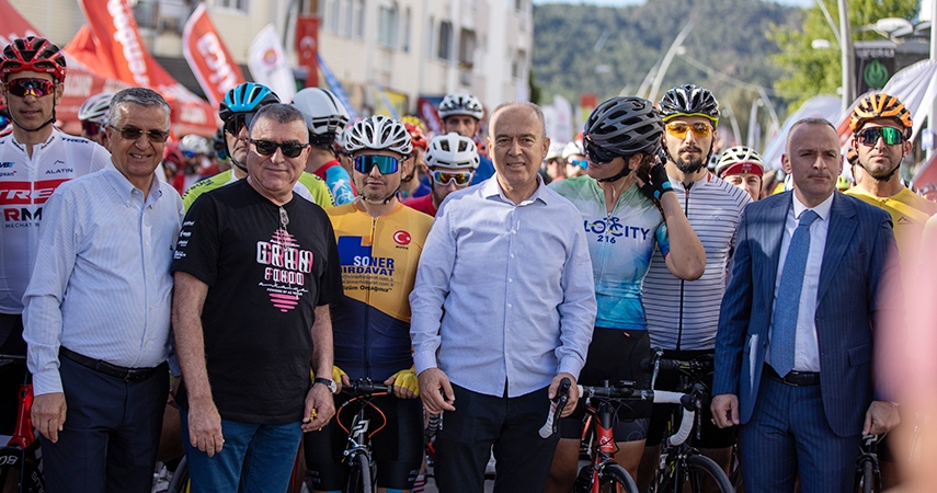 Bisikletini Kapan Kemer’e Koştu