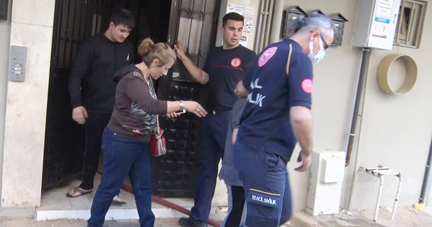 Yangına evde yalnız yakalanan iki kardeş büyük korku yaşadı