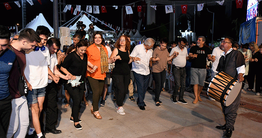 Halaylar durmadı